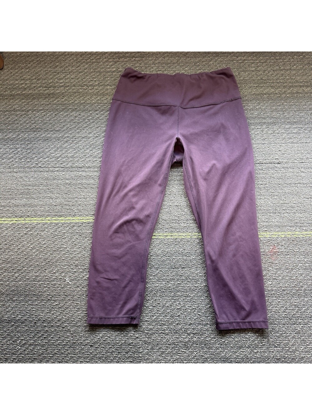 Yogalicious Lux Women’s Purple/Dark Plum Capri Leggings Size Large